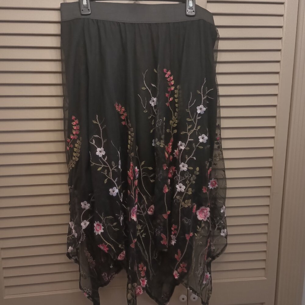INC Black Floral Embroidered Asymmetrical Skirt. SZ L.
